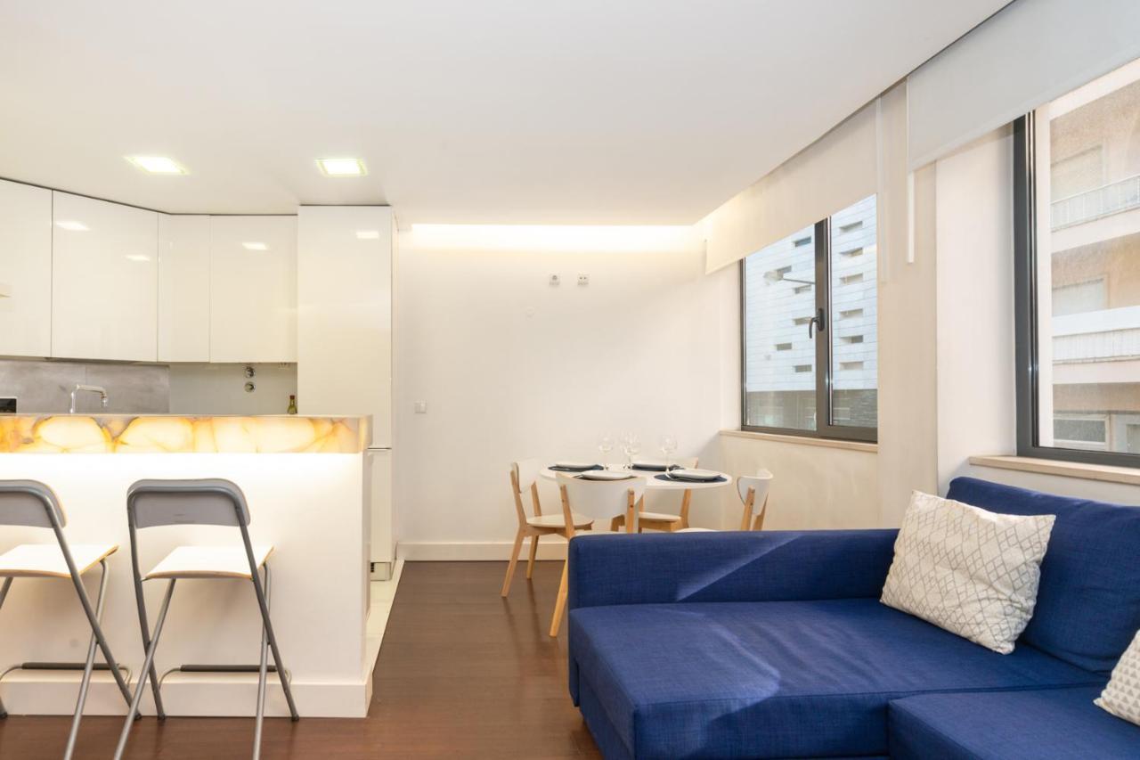 Comfortable Apartment In Marques De Pombal Lisbon Exterior photo