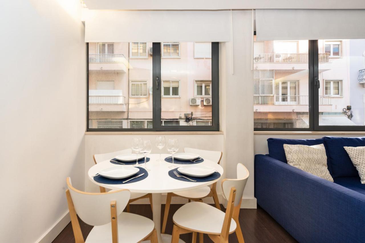 Comfortable Apartment In Marques De Pombal Lisbon Exterior photo